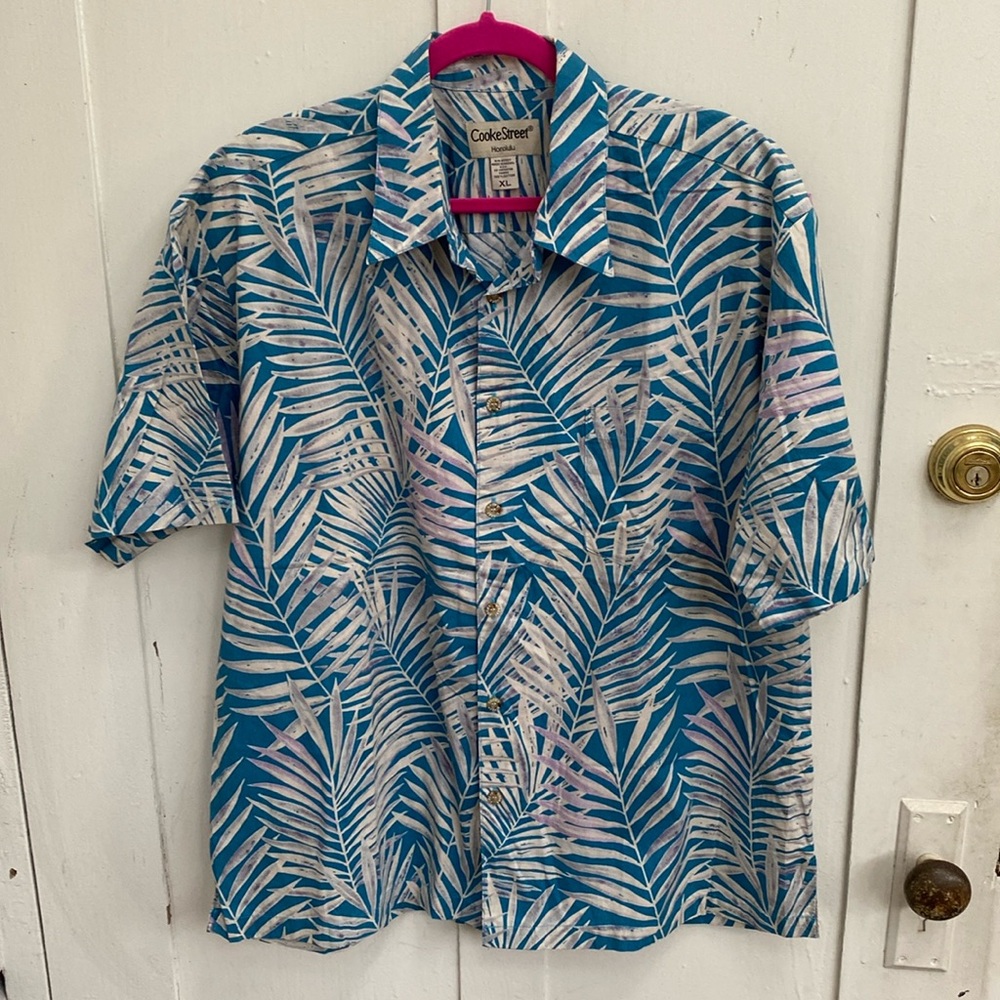 Men's XL Cooke St Honolulu Hawaiian Aloha Camp Shirt Blue Tan Palm Fronds Resort